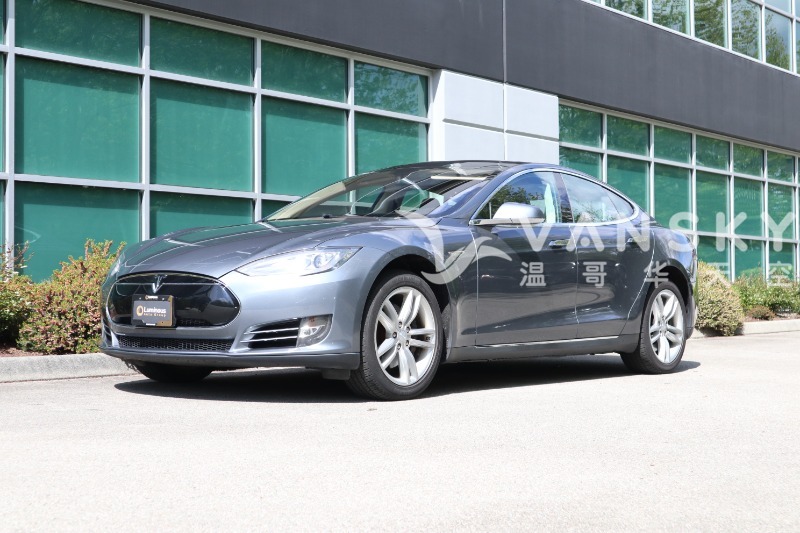 250914122106_2014 Tesla Model S 85 Grey 01.JPG